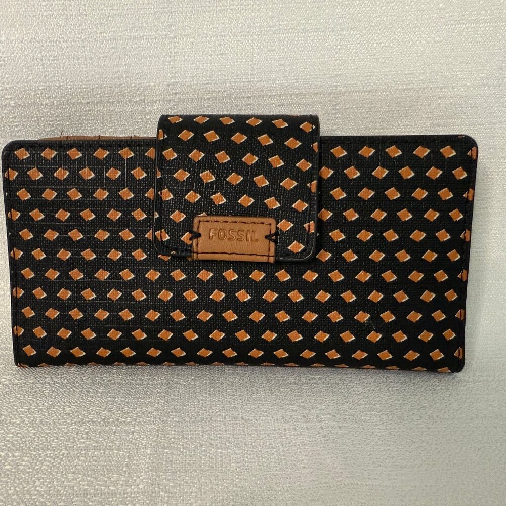 FOSSIL Bi-fold Tab RFID Wallet; Black/Tan/Cream geometric pattern; 12 card slots